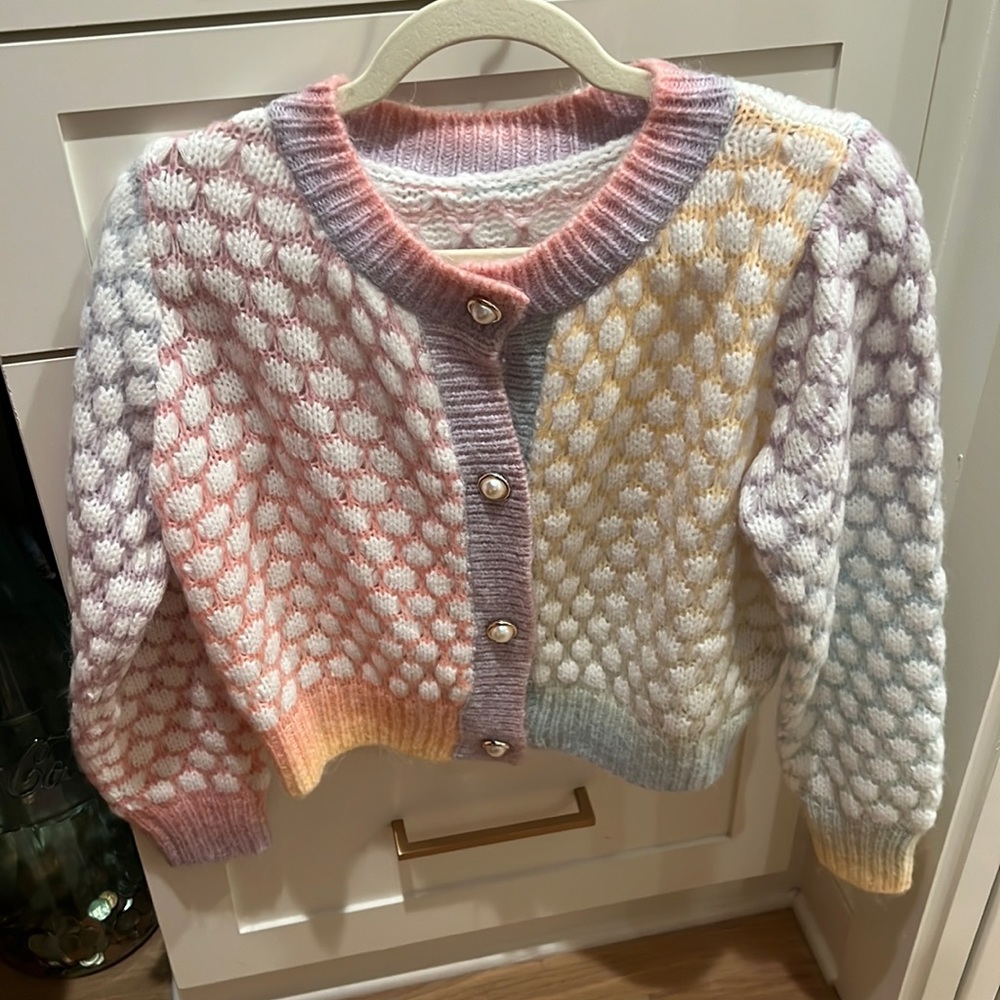 Super cute sweater. Love shack DUPE!